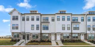 721 COURIER Lane Gallery 1