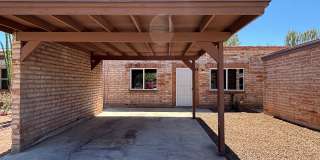 Centrally located 2 Bedroom Townhouse with Enclosed Yard! Gallery 1