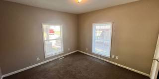 Cozy 2 Bedroom Home with Large Backyard Gallery 10