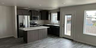 Spacious 3-bed 2.5 Bath - First Month Free! Gallery 3