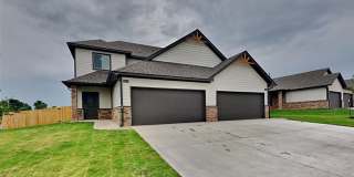 Luxury 2 Story 3 Bedroom 2 Bathroom Duplex in Piedmont Schools (Neighborhood Park and Basketball Court) Gallery 1