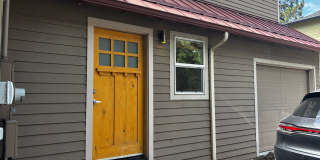 Ideal Duplex on NW Broadway with Parking Gallery 26