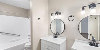 Oval Spring Apartments Gallery 15
