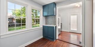 Beautiful 3BR house- perfect roommate set up! 1/2 price security deposit with qualified application Gallery 14