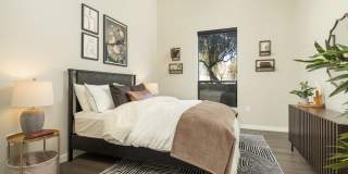 Huxley Scottsdale Gallery 23