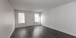 Colonial Apartments Gallery 46