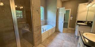 Gorgeous 4 bedroom, 3 Bathroom Home in Lakeside on Long Lake Gallery 13