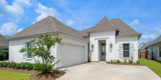 Beautiful home with high end finishes Gallery 1
