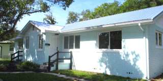 Fully Remodeled 1/2 Duplex in Quiet Neighborhood – Walk to River & Park! Gallery 1