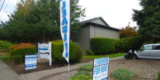 Rent Special: 1/2 Off June's Rent!! Second Floor 3 Bedroom apartment Gallery 34