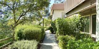 Spacious Townhome in Desirable Tiburon Community! Gallery 1