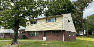 Spacious 4BR + Bonus Room – Available May 10! Regency Area! Gallery 26