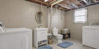SUMMER SPECIAL! Beautiful 3 bedroom house on Bloomington's Eastside - Available Now! Gallery 16