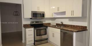 670 NE 179th Ter Gallery 1