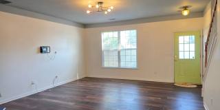 Rare 3 bed 2.5 bath Townhome located in Kennesaw Gallery 3