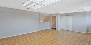 311 MAPLE AVE W #C Gallery 36