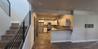 Just Like New!!  Great 3 bedroom 2.5 Bath duplex Gallery 4