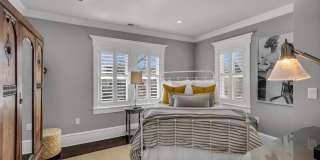 310 Worthington Avenue Gallery 29