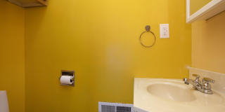 1408 W Washington Street Gallery 12