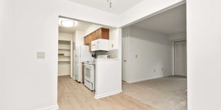 Country Club Apartments Gallery 27