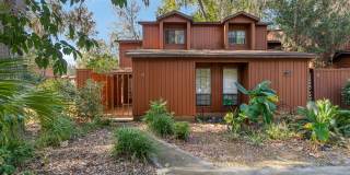 Spacious 3/3 townhome-style condo in Rockwood Villas with washer/dryer Gallery 1