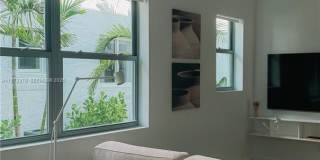 128 NE 46th St Gallery 10