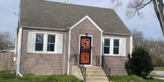 302 S Walnut Street Gallery 1