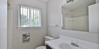 Warren Woods Apartments Gallery 8