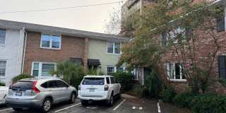 2 Bedroom 1 Bath Apartment in Radcliffeborough - Downtown Charleston 2 Bedroom 1 Bath Apartment in Radcliffeborough - Downtown Charleston Gallery 1