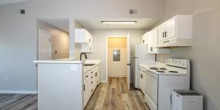 The Landings at Steele Creek Apartments Gallery 15