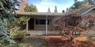 Beautiful 3-Bedroom Home with Remodeled Kitchen, Dual Living Spaces & Spacious Backyard Gallery 3