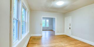 Newly Remodeled Spacious 3 Bedroom Apartment Gallery 8