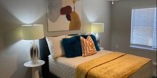 LYNX Gate City Gallery 12