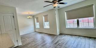 Nice 2 bedroom townhome close to I-49 Gallery 4