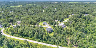 Modern 3-Bedroom Bella Vista Home with Bonus Room and Tiered Deck Gallery 37