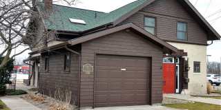 1 Bedroom Carriage House near downtown Goshen. Gallery 1