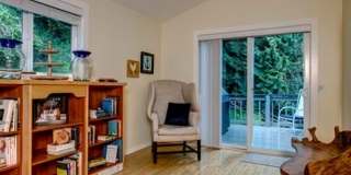 Stunning Sound & Olympic Mountain View Home in North Admiral Gallery 57