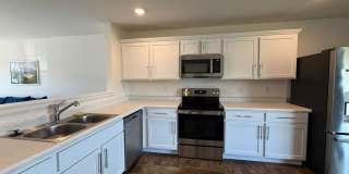 Spacious  Partially Furnished 5-Bedroom Colonial in Allendale's Maple Pond Community Gallery 1