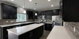 Spacious 4-Bedroom Home with Balcony and Fenced Yard in Marysville Gallery 12