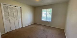 Spacious 3 Bedroom home in Pelican Bay- Golf Course View Gallery 20