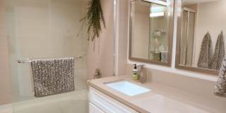 OCEAN VIEWS - 2BD/2.5BA Condo in the Heart of Oceanside Gallery 8