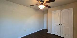 3/2.5/2 Duplex / Easy Access to Highways, Shopping, Restaurants, & Entertainment / Large Fenced in Yard / CISD Gallery 12