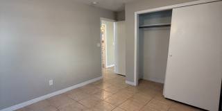 Quiet duplex biking distance from UF! Gallery 11