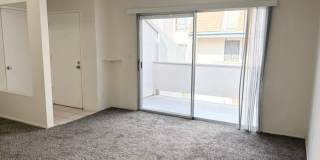 Large Studio Condo/ Perfect Location Gallery 8
