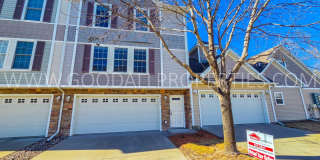 Spacious 2-Bedroom Urbandale Townhome with 2-Car Attached Garage Gallery 1