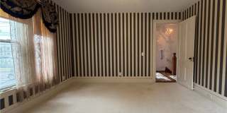 301 W Clinton Street Gallery 8
