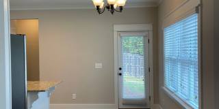 One level home with 2 Car Garage! Gallery 8