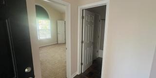 Room in 2 Bedroom Home at Claret Ln Gallery 12