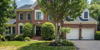 GORGEOUS 5 bed 3.5 Bath with beautiful landscaping Gallery 1