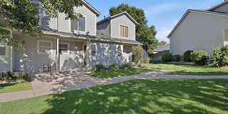 3 Bedroom Townhome near Overland Ave Gallery 1